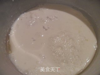 玫瑰豆沙馅冰皮月饼的做法步骤：1