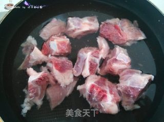 红烧排骨的做法步骤：2