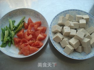 西红柿烧豆腐的做法步骤：2