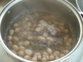 西芹花生米的做法步骤：4