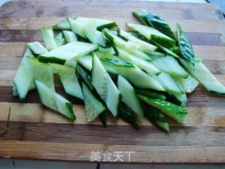 黄瓜鸡蛋汤的做法步骤：1