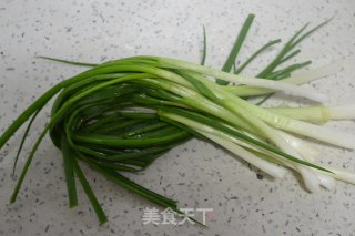 葱油饼的做法步骤：2