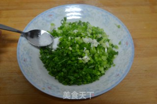 葱油饼的做法步骤：7