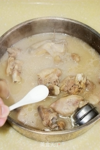 秋冬滋补美容菜-----老妈蹄花的做法步骤：8