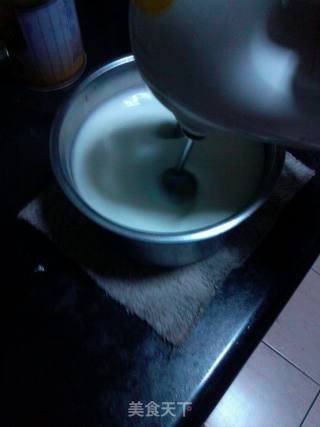 自制戚风小蛋糕的做法步骤：4