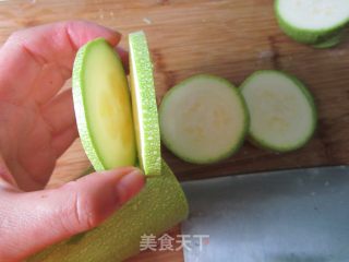 西葫芦香菇盒的做法步骤：1