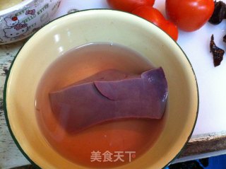 西红柿猪肝汤的做法步骤：1