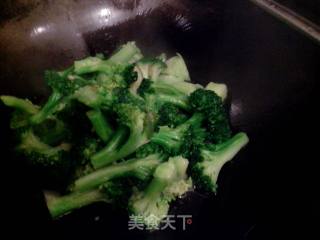 杏鲍菇盖西兰花的做法步骤：10