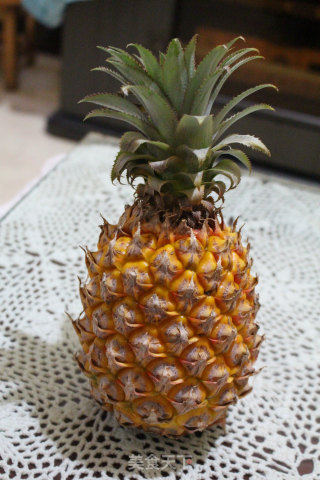 五彩菠萝饭的做法步骤：1