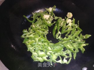 青椒肉丝的做法步骤：3