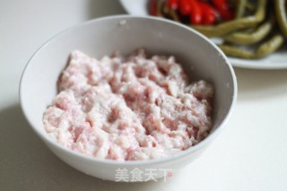 酸豆角炒肉末的做法步骤：1