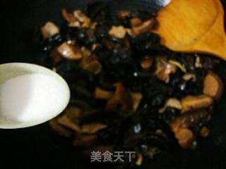 家常小炒-------【木耳香菇炒肉片】的做法步骤：13