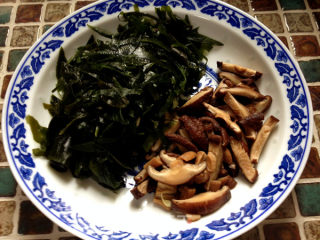 DIY-麻辣鸡汤米线的做法步骤：3