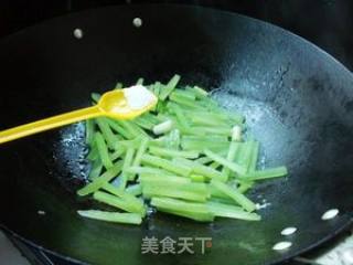 莴笋炒蛋丝的做法步骤：6