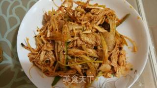 麻辣鸡丝的做法步骤：1