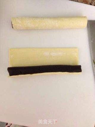 酥皮红豆卷的做法步骤：1