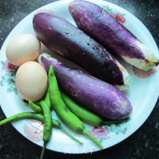 蛋黄茄子的做法步骤：1