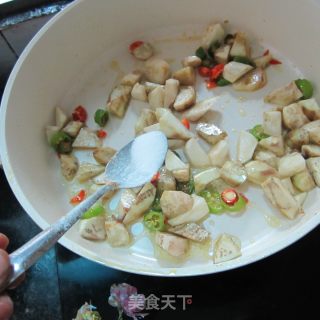 蛋黄茄子的做法步骤：4