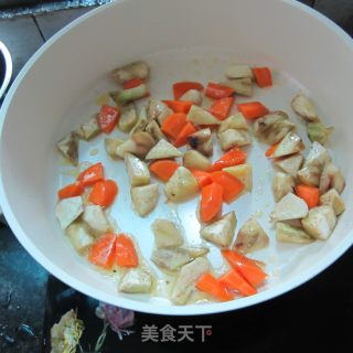 茄子胡萝卜丁的做法步骤：3