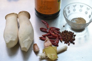 杏鲍菇怎么吃-帅的“私房菜”【干煸杏鲍菇】的做法步骤：1
