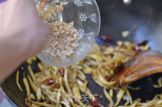 杏鲍菇怎么吃-帅的“私房菜”【干煸杏鲍菇】的做法步骤：12