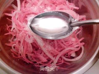 洋葱拌心里美萝卜的做法步骤：5