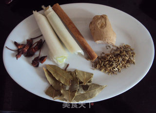 津味小炖肉的做法步骤：1