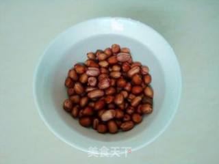 南瓜花生汤的做法步骤：1