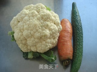 炝拌菜花的做法步骤：1