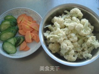 炝拌菜花的做法步骤：2