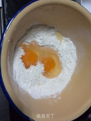 韭菜鸡蛋饼的做法步骤：2