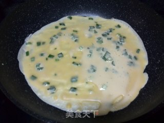 韭菜鸡蛋饼的做法步骤：5