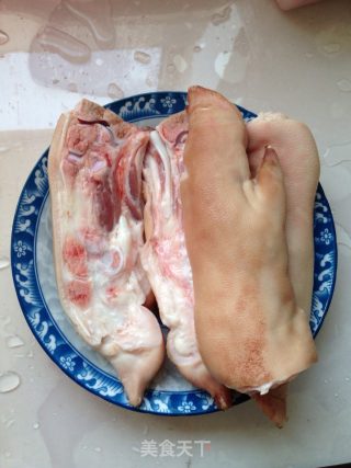 酱猪手的做法步骤：1