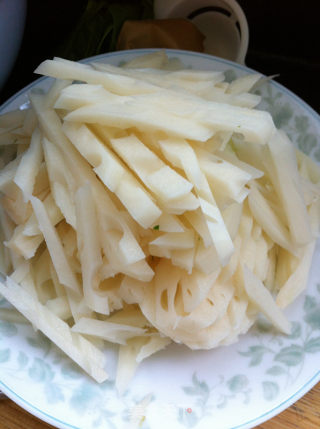 肉丝藕条的做法步骤：2