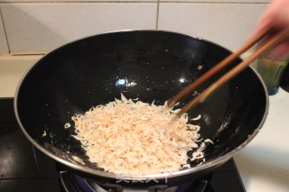 韭菜鸡蛋三鲜馅饺子的做法步骤：3