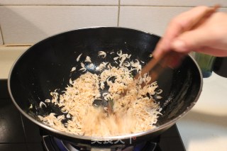 韭菜鸡蛋三鲜馅饺子的做法步骤：4