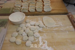 韭菜鸡蛋三鲜馅饺子的做法步骤：7