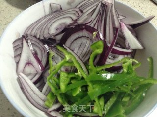 洋葱炒肉的做法步骤：2