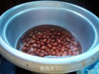 榨菜烧花生米的做法步骤：1