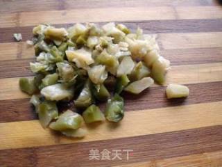 榨菜烧花生米的做法步骤：2