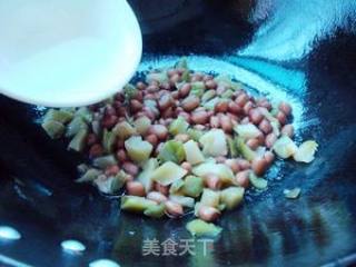 榨菜烧花生米的做法步骤：5