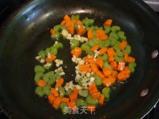 茴香酱配虾的做法步骤：3