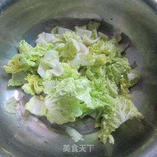 猪油炒白菜的做法步骤：1