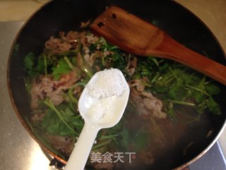 【羊肉酱炒香菜】的做法步骤：6