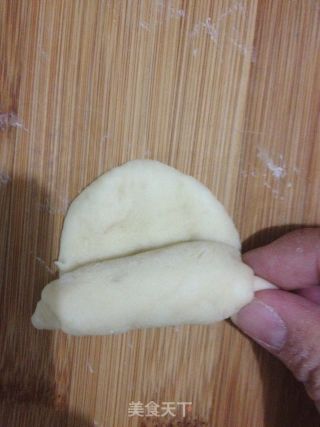 杏仁花环面包的做法步骤：4