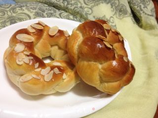 杏仁花环面包的做法步骤：9