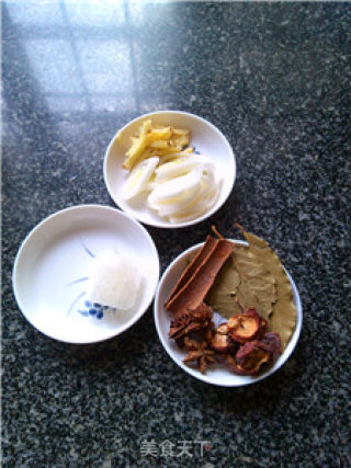 蚝油茭白五花肉的做法步骤：3