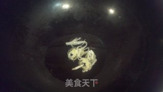香肠炒油菜的做法步骤：2