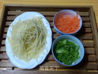 糖醋土豆丝的做法步骤：2