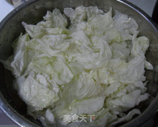 白菜炖豆腐的做法步骤：1